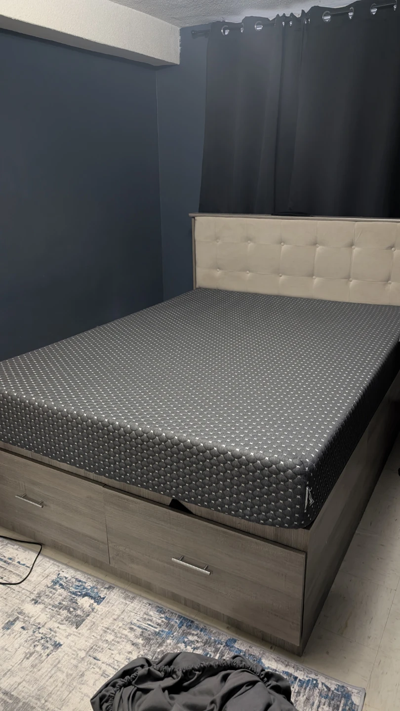 Grey Queen Mattress|6 months old  mattress