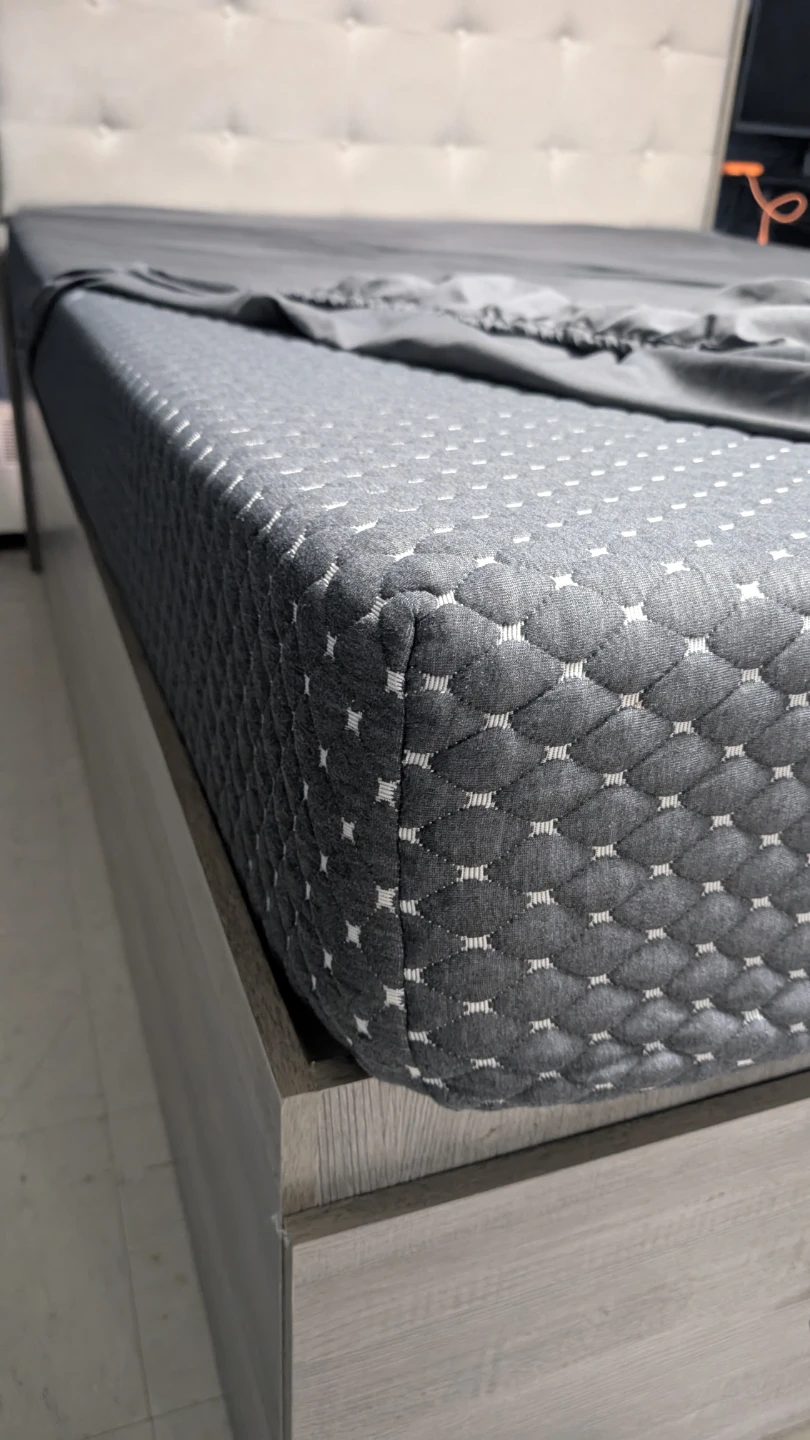 Grey Queen Mattress|6 months old  mattress - photo 3