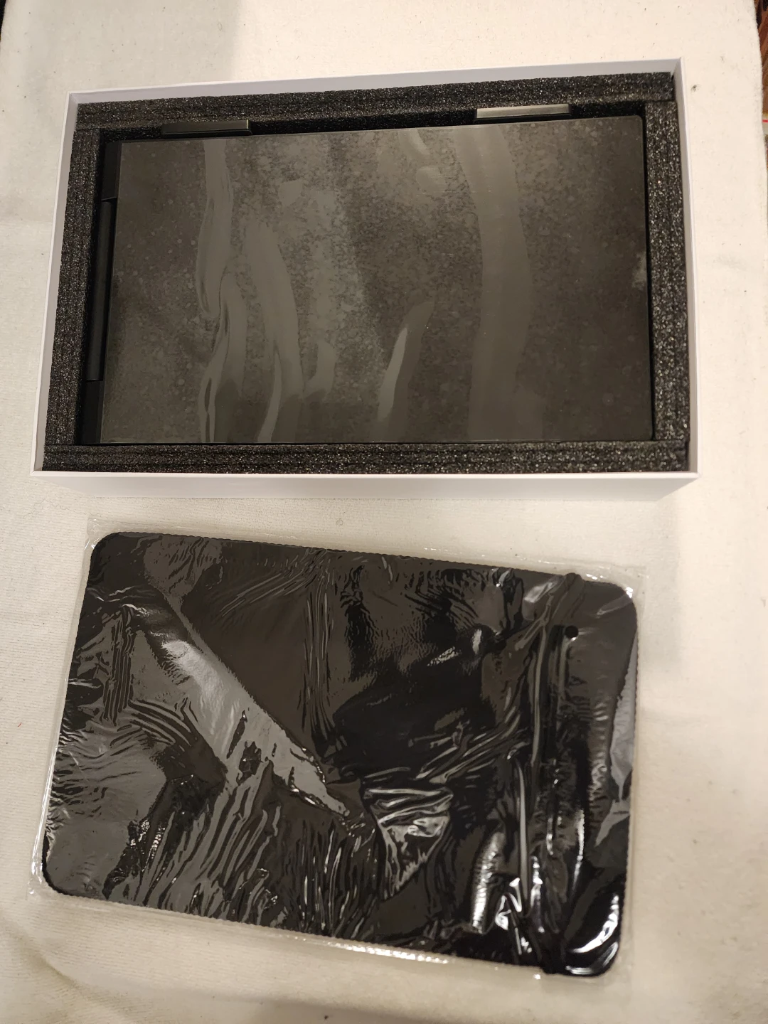 Portable Triple Monitor Screen Extender - photo 2