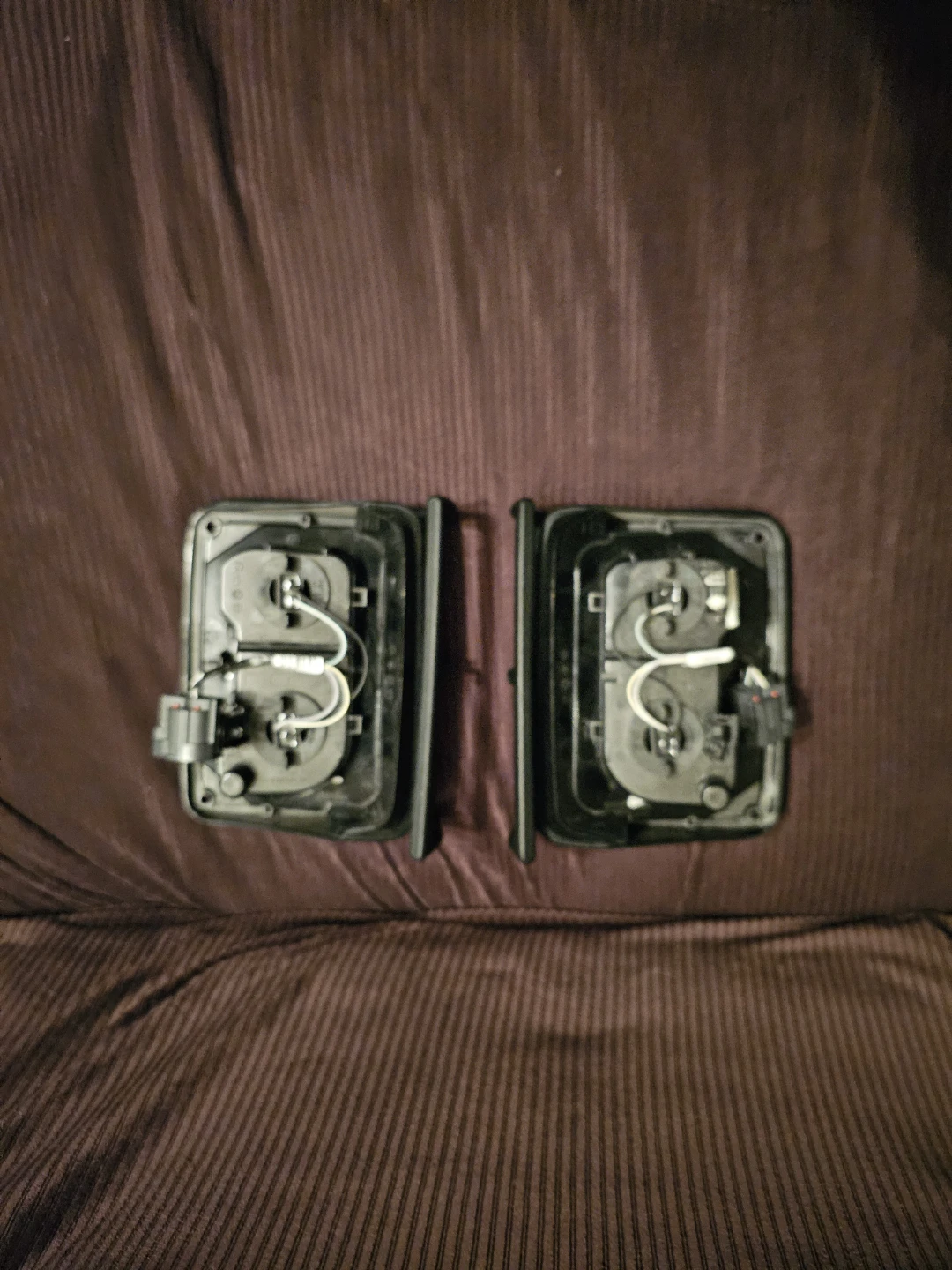Pair of Jeep Wrangler Tail Lights - photo 4