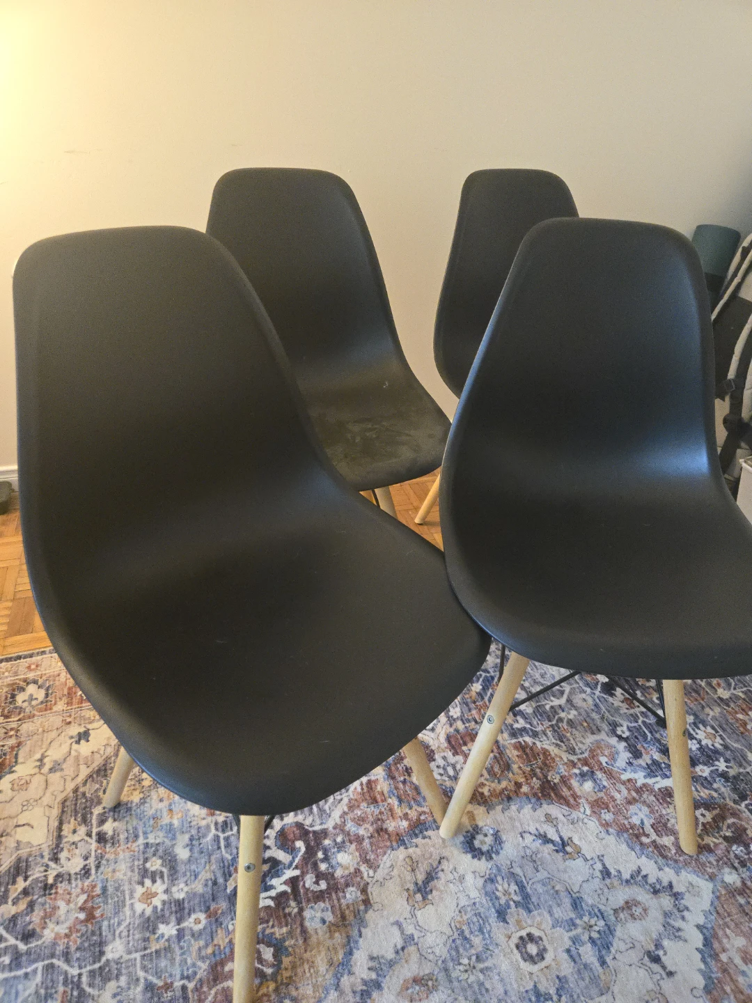 Set of 4 Black Dining Chairs 🥕