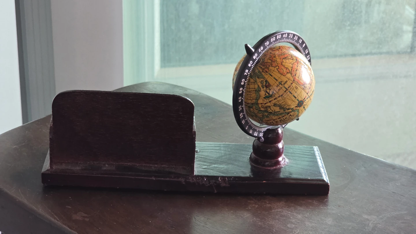 Vintage Desktop Globe with Card Holder - photo 2