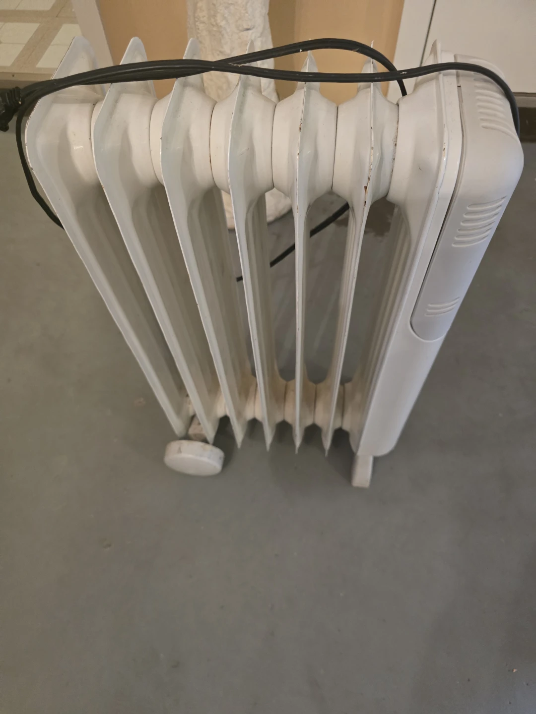 White Oil-Filled Radiator Heater with Wheels