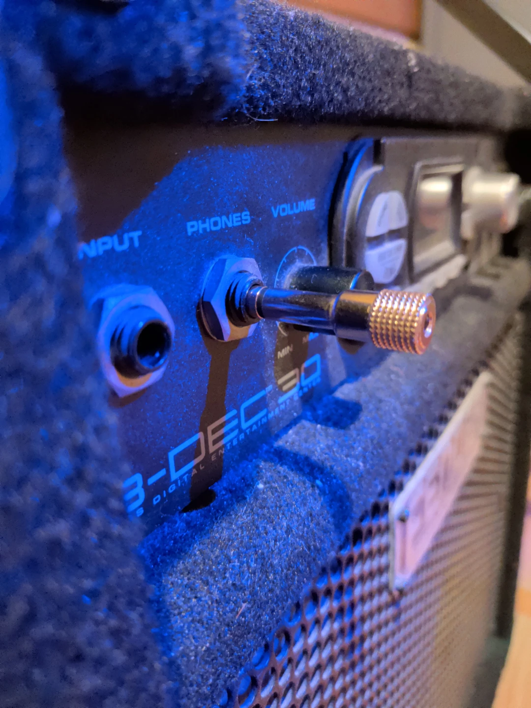 Fender B-DEC 30 Bass Amplifier - photo 2