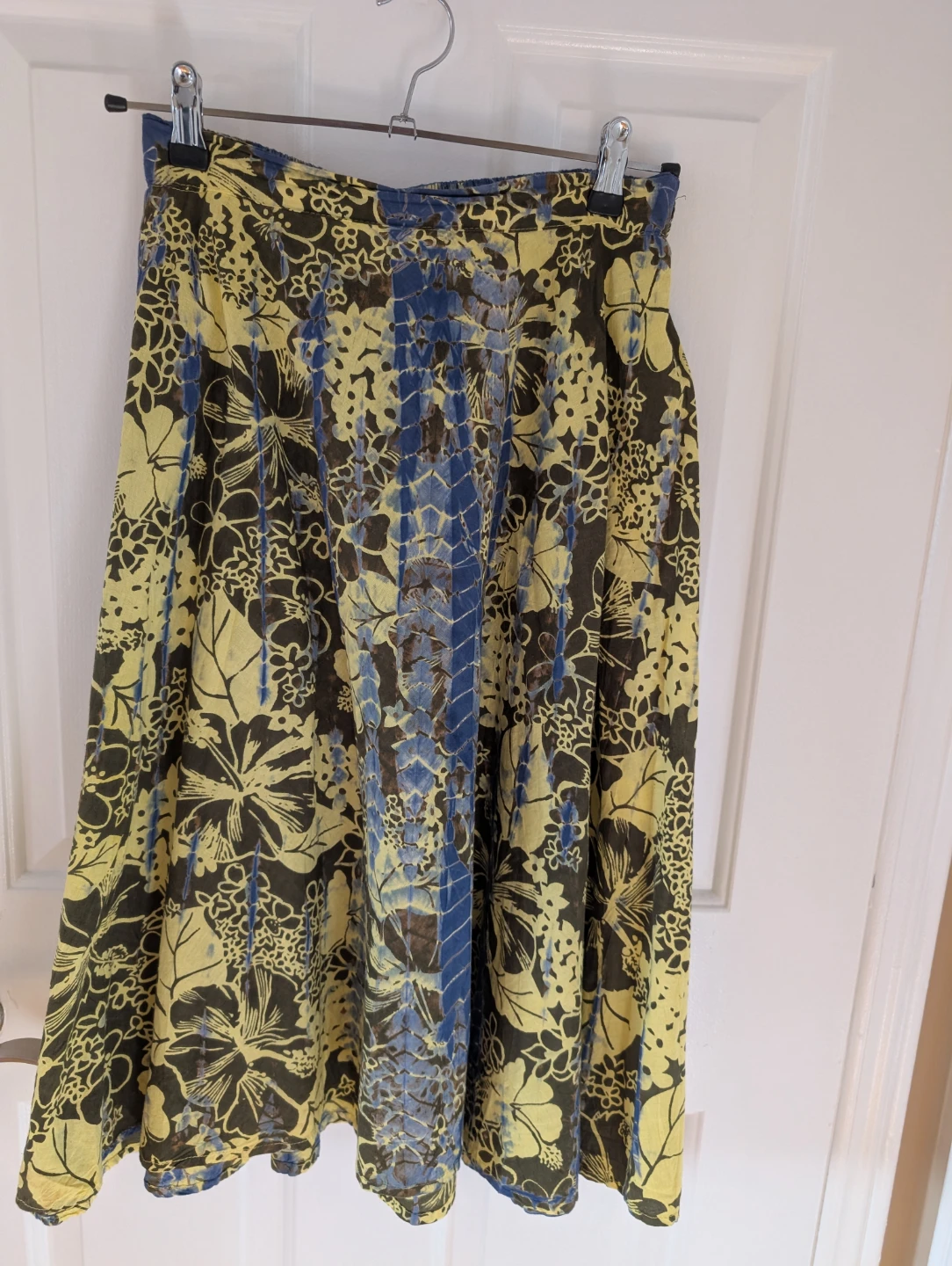 Studio West Floral Skirt Size M🥕