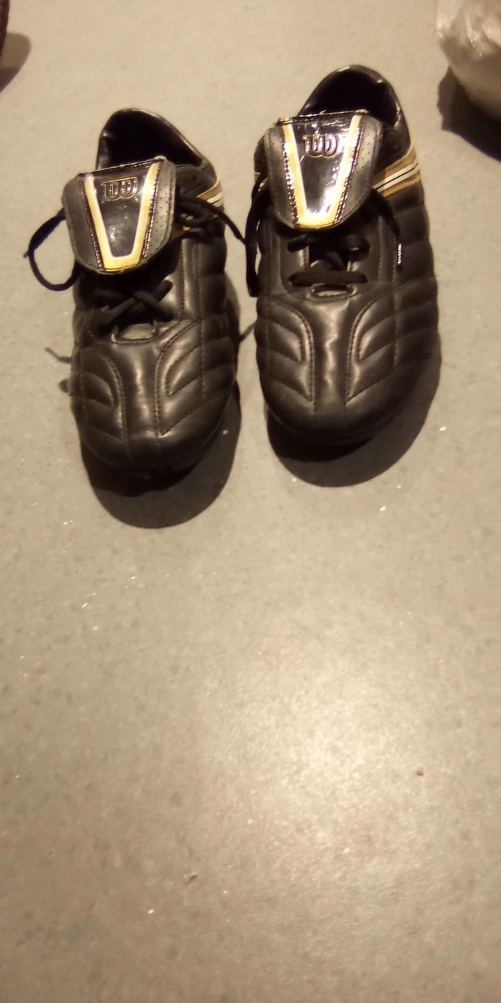 *"WILSON" -(CLEATED) SOCCER SHOES* - photo 4