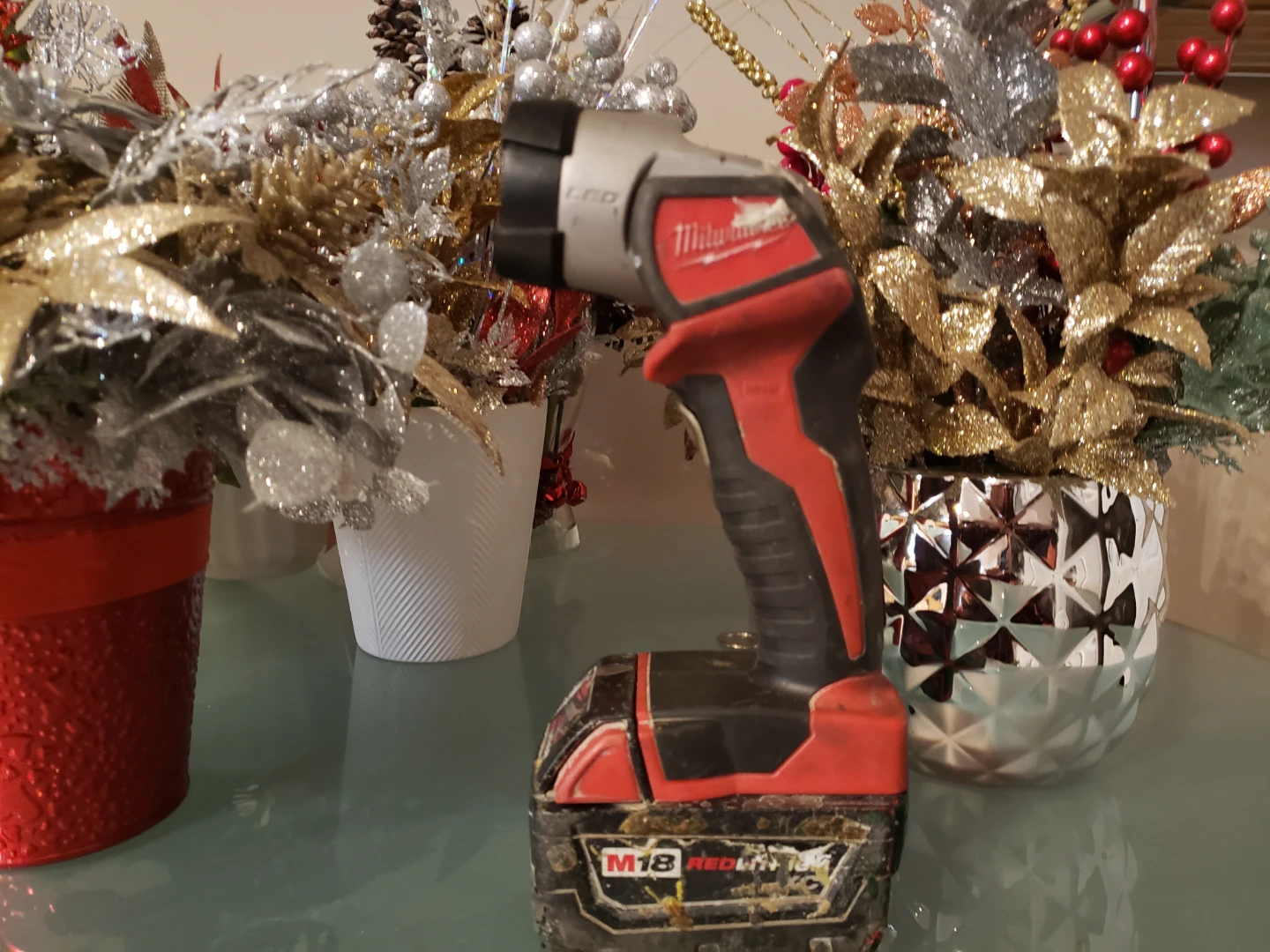 Milwaukee M18 LED Work Light with battery