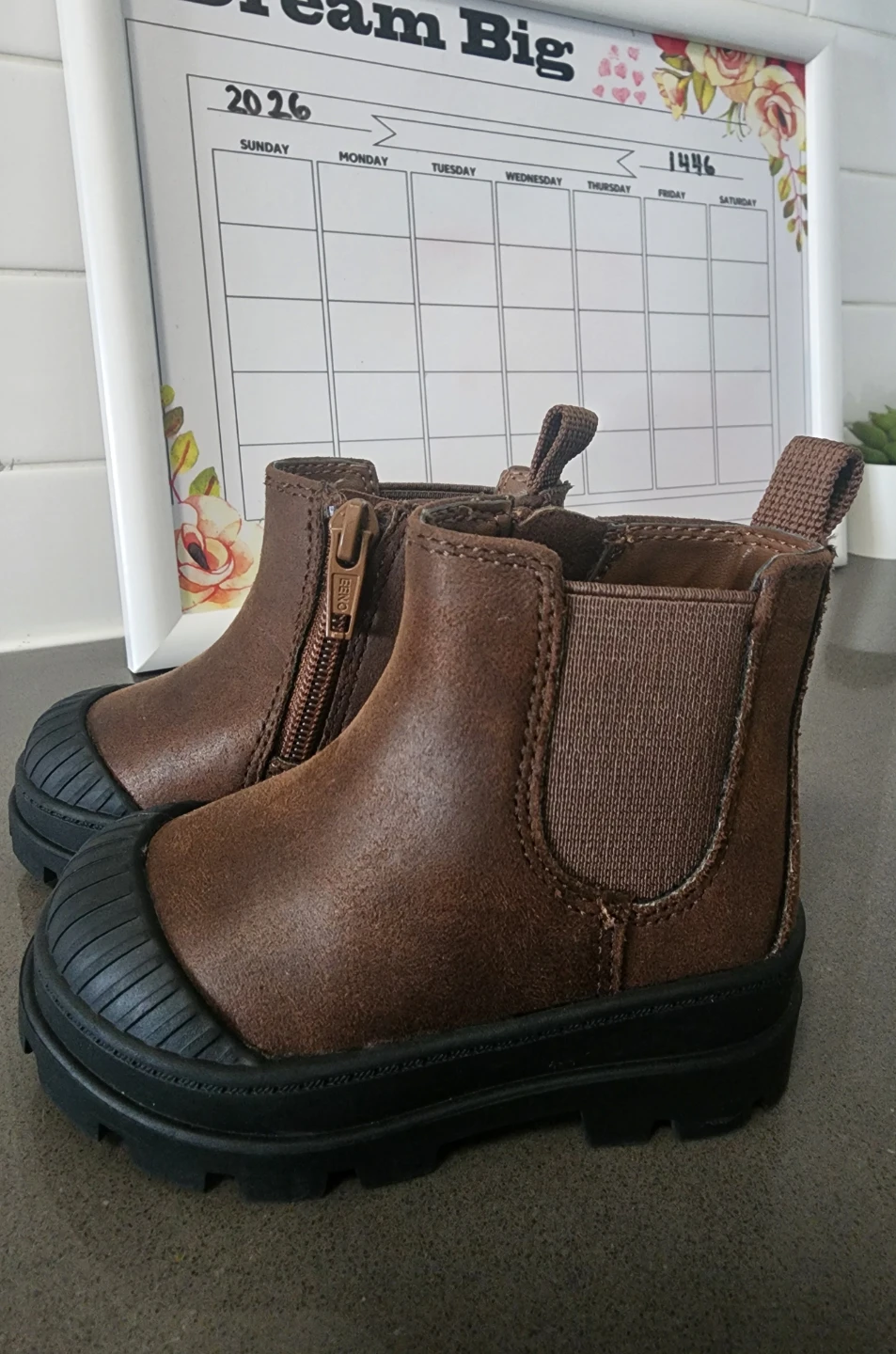 Size 4/5- Toddler Brown Boots
