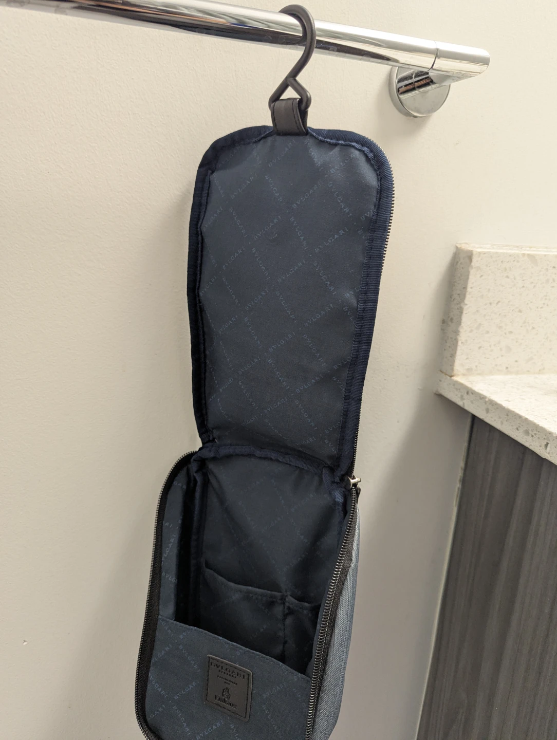 Toiletries travel bags - photo 3