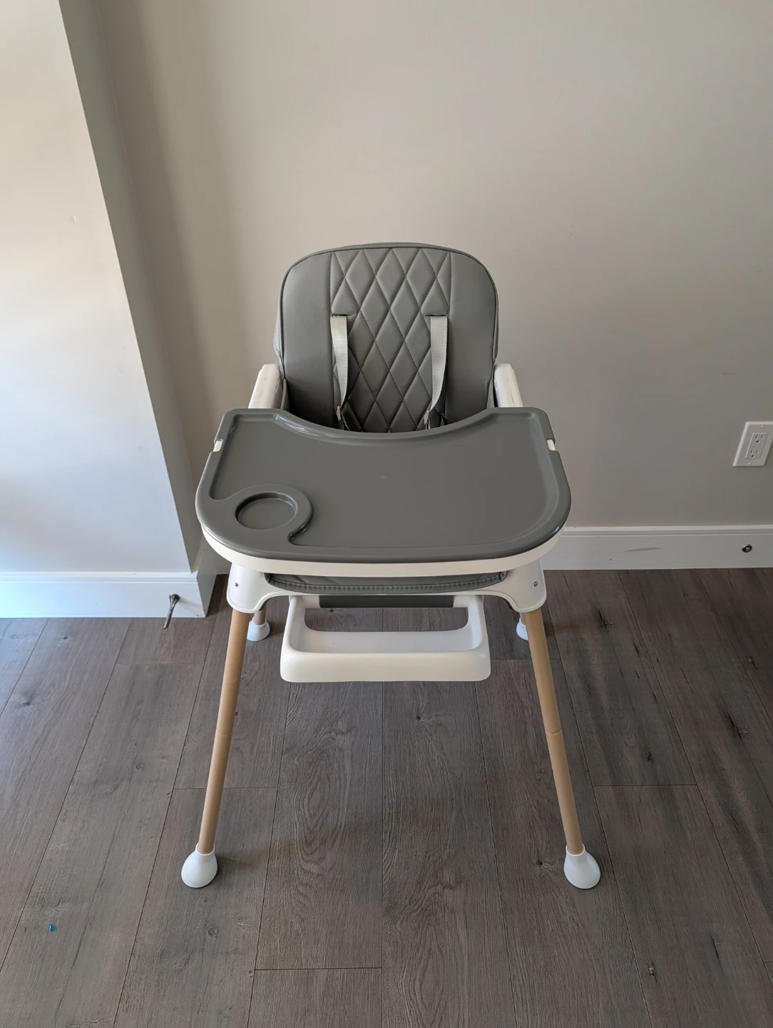 Adjustable Convertible High Chairs for Babies and Toddlers