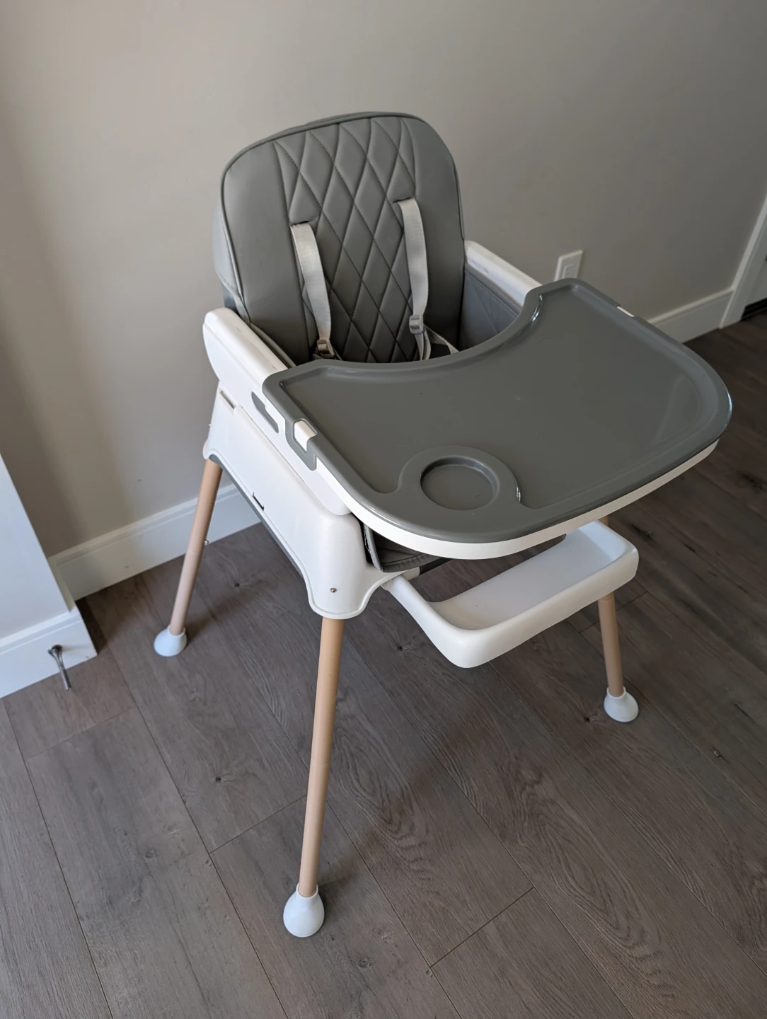 Adjustable Convertible High Chairs for Babies and Toddlers - photo 3