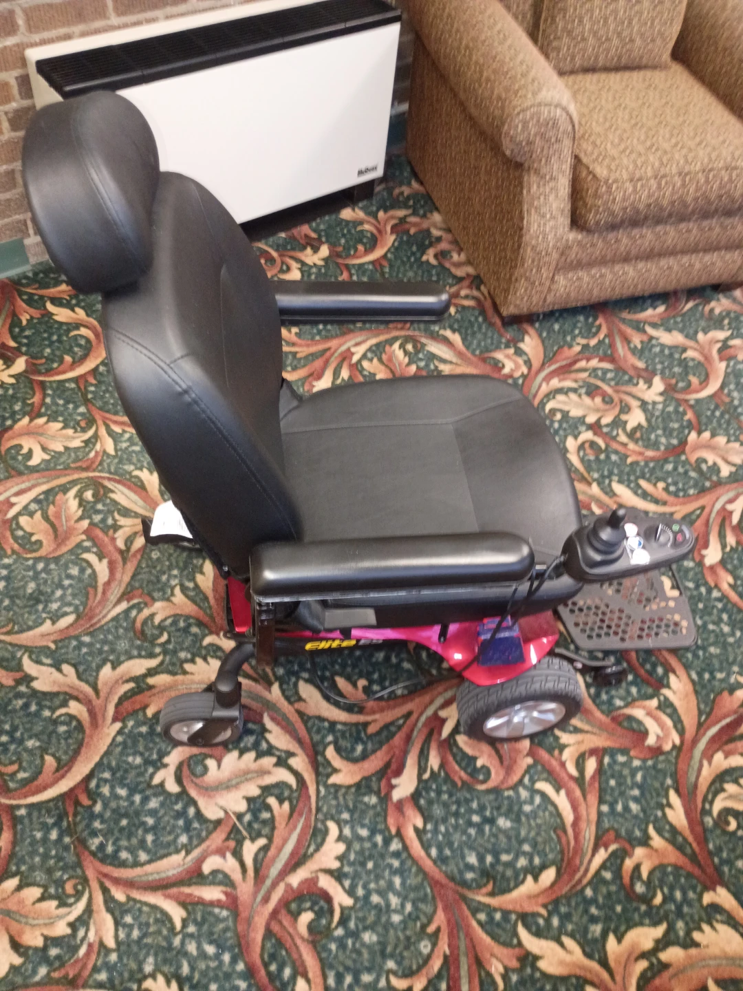 Pride Jazzy Elite HD Power Wheelchair - photo 2