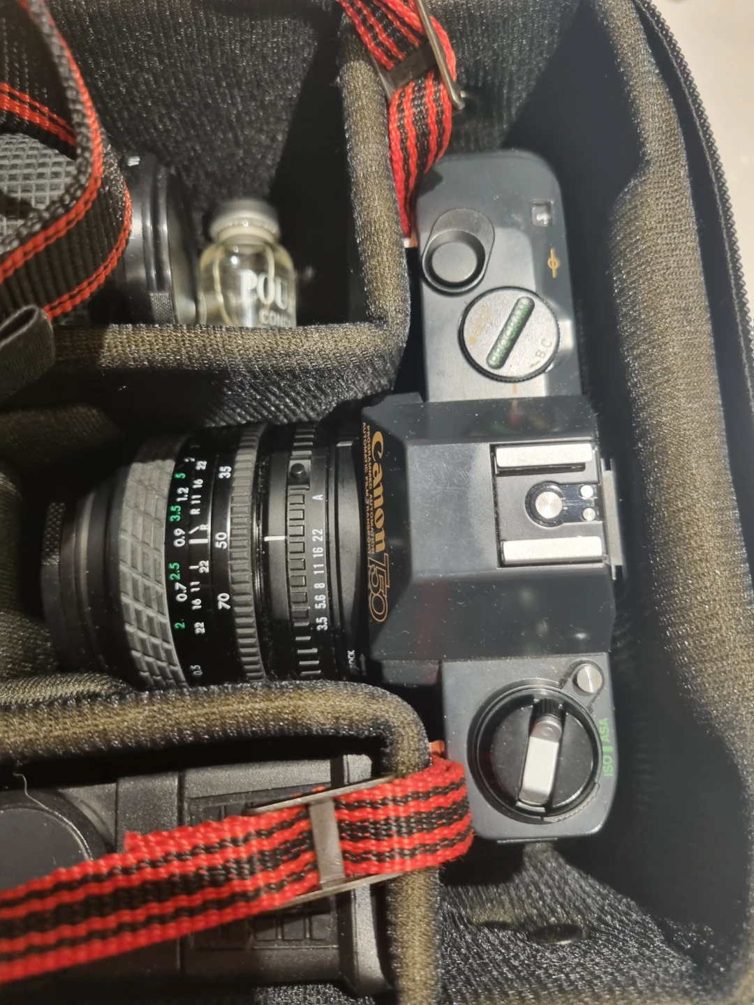 Canon T50 35mm Film Camera with Sigma Lens and Bag - photo 2