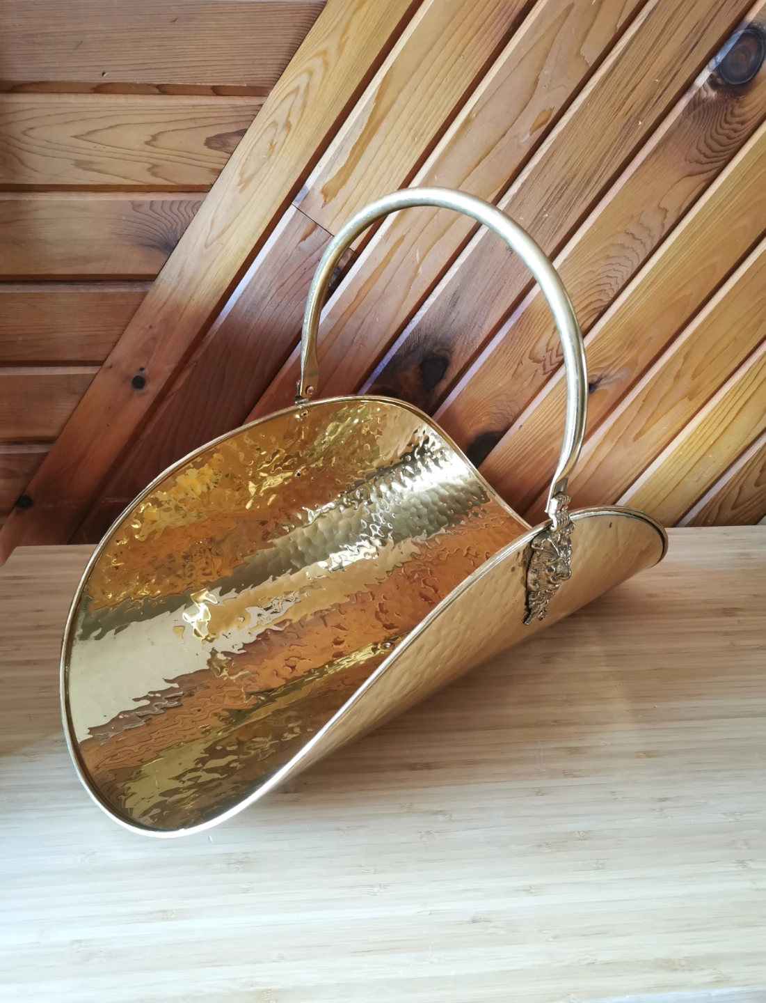 Vintage Brass Finish Log Holder/Magazine Rack with Lion Accents - photo 3