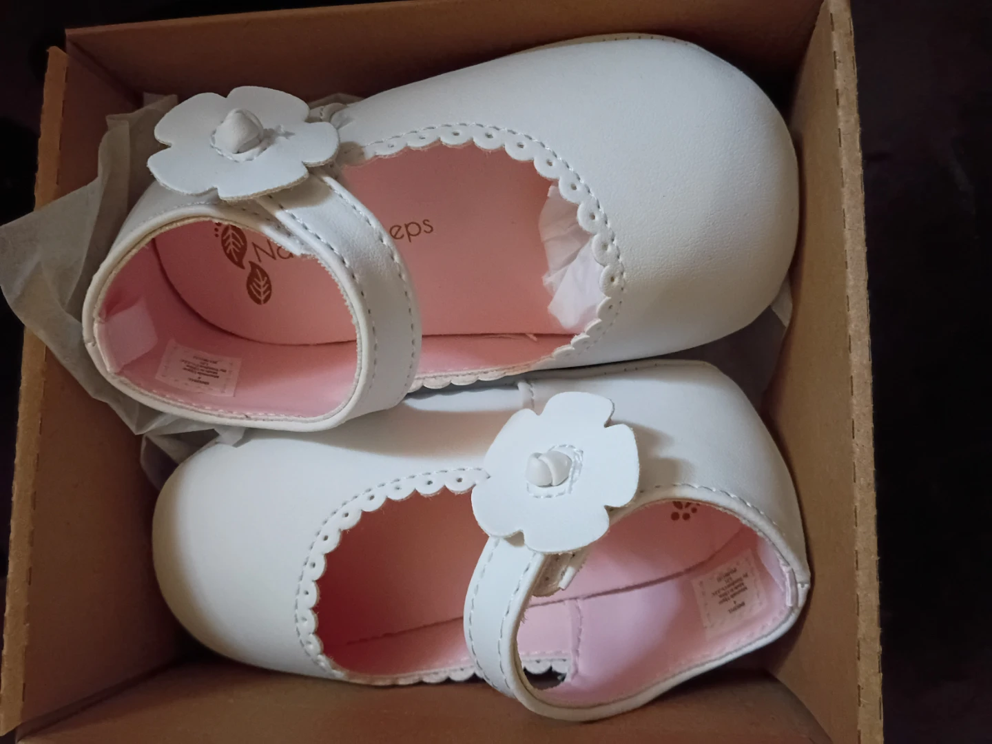 Natural Steps White Mary Jane Crib Shoes Size 4