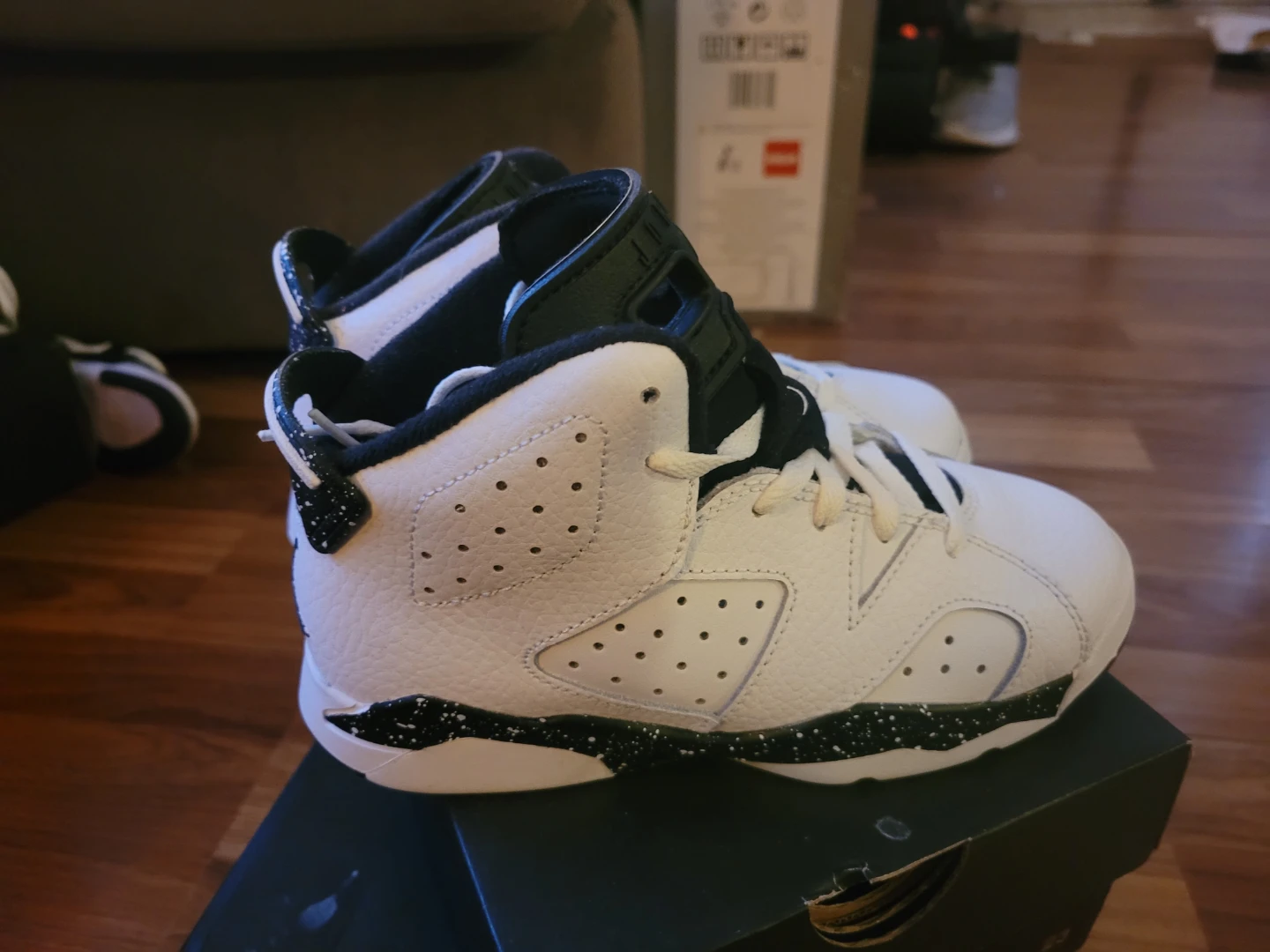 Children's Air Jordan 6 Retro TD White Black Speckled Sneakers - photo 4