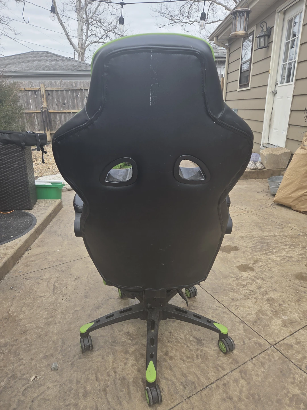 Gaming Chair with Retractable Footrest - photo 4