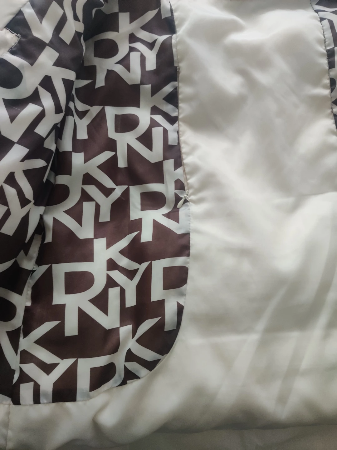 DKNY Cream Puffer Jacket with Signature Lining - Down filling - photo 3