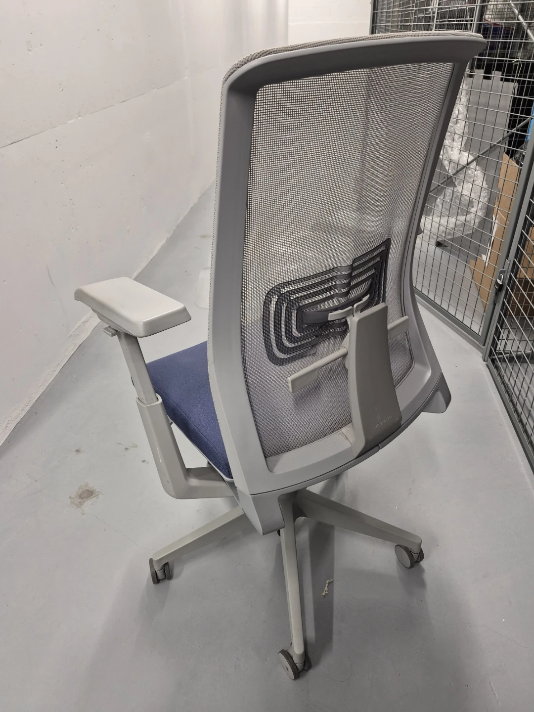 Ergonomic Mesh Office Chair - Grey Frame, Blue Seat - photo 2