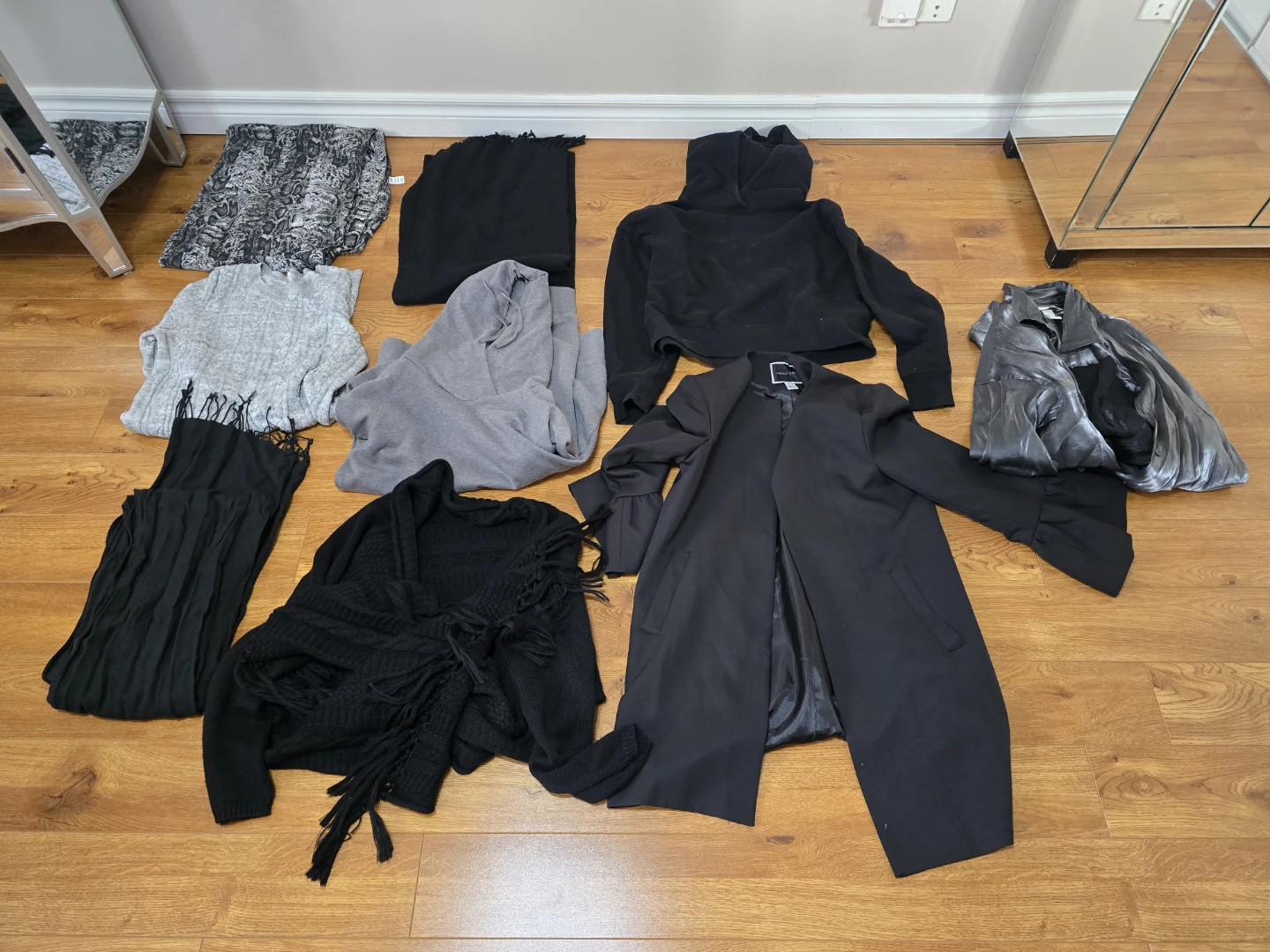 Women's Black and Grey Clothing Assortment - photo 3