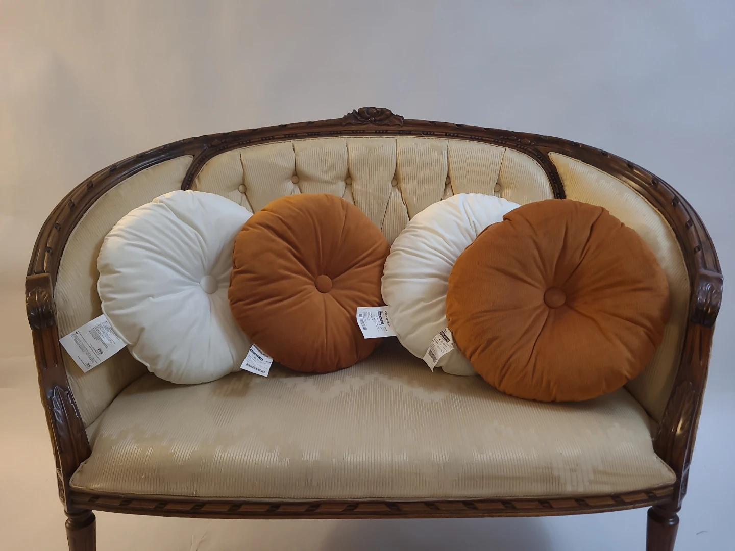 Set of 4 Round Button Tufted Throw Pillows and other items - photo 4