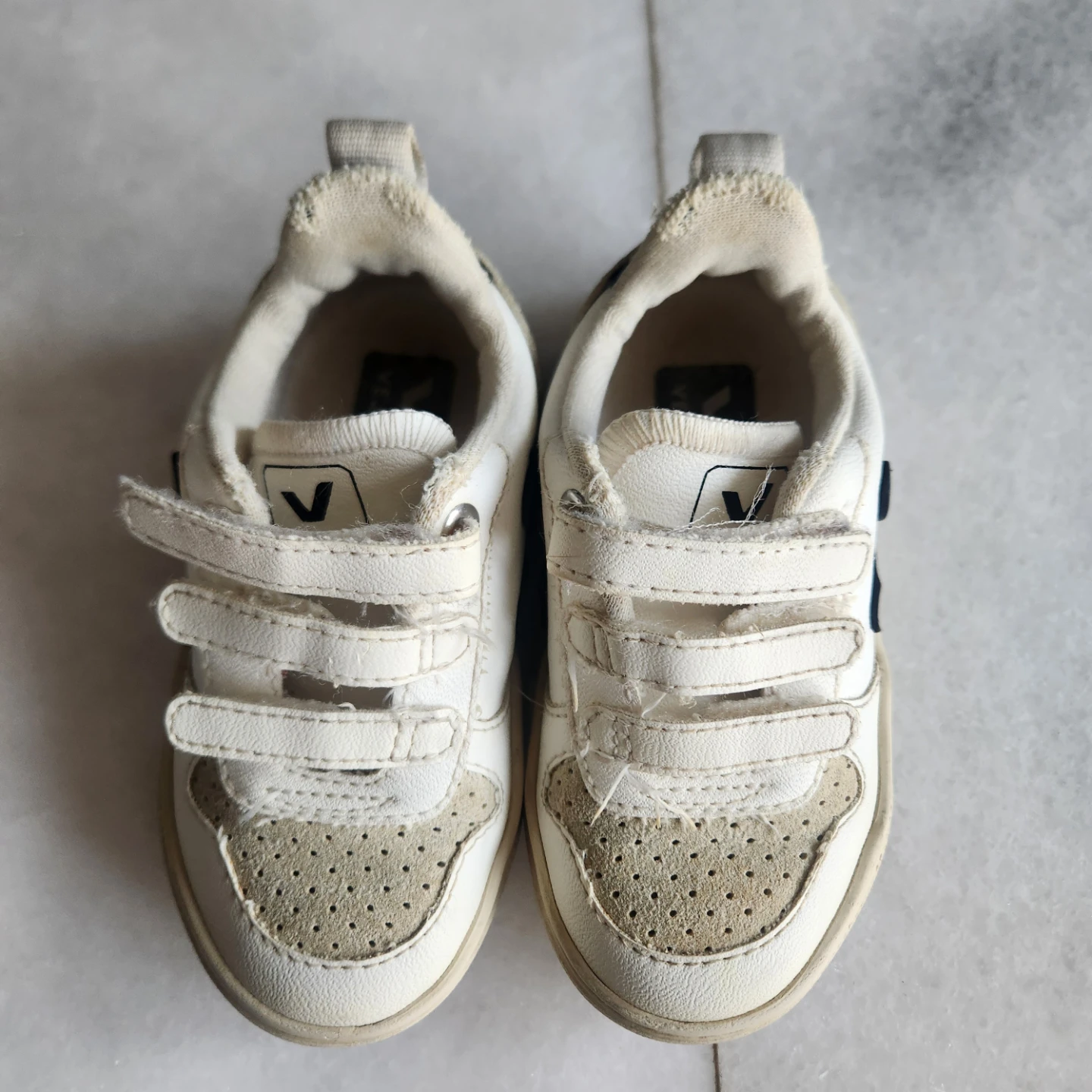 Veja Toddler Sneakers US 8 EU 24 White Velcro V Logo Kids Shoes - photo 5