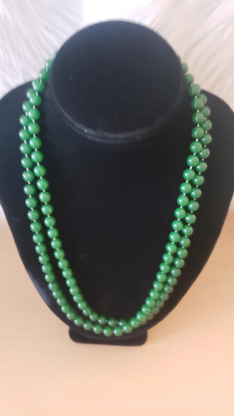 Like new Womens Pearl Necklace - photo 2