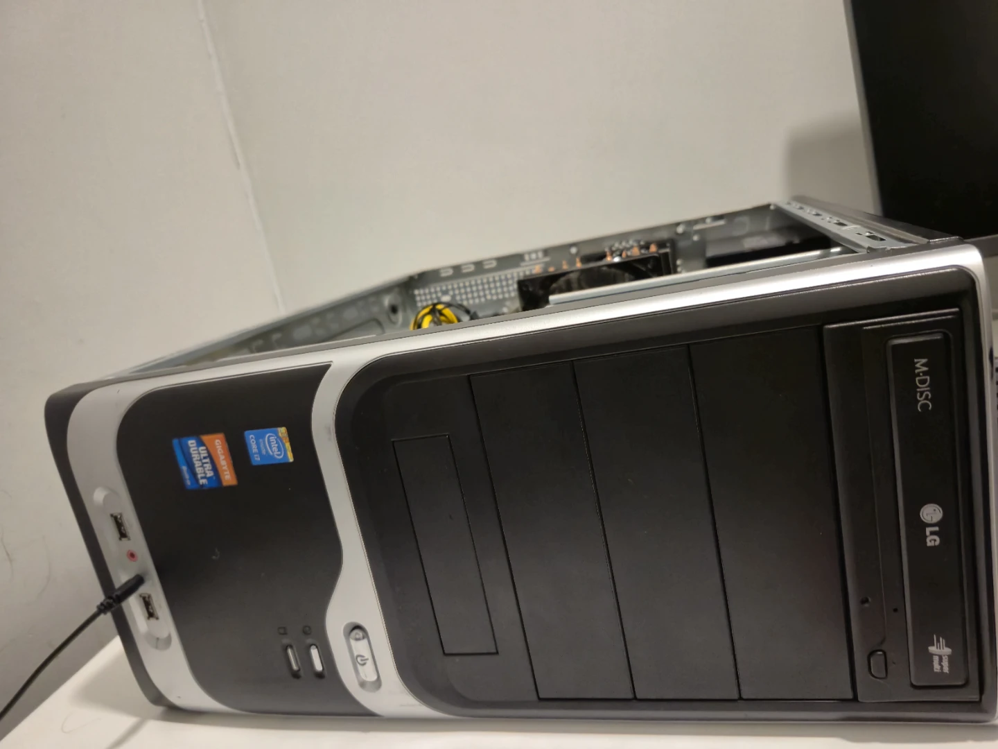 Desktop Computer Tower - photo 2