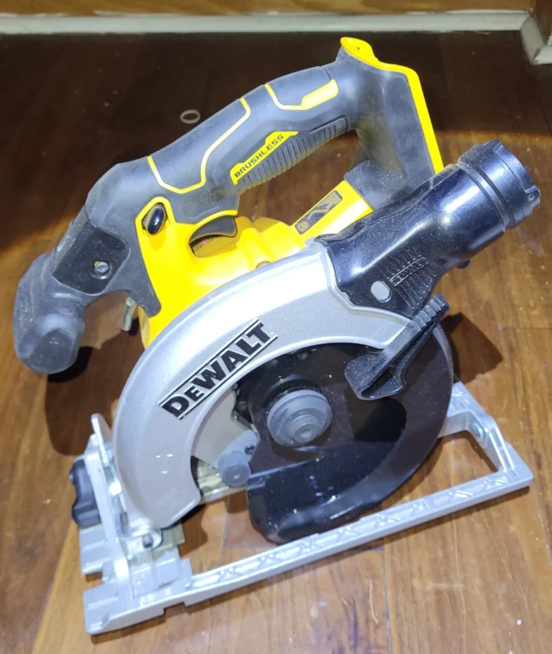 DEWALT DCS566 Cordless Circular Saw