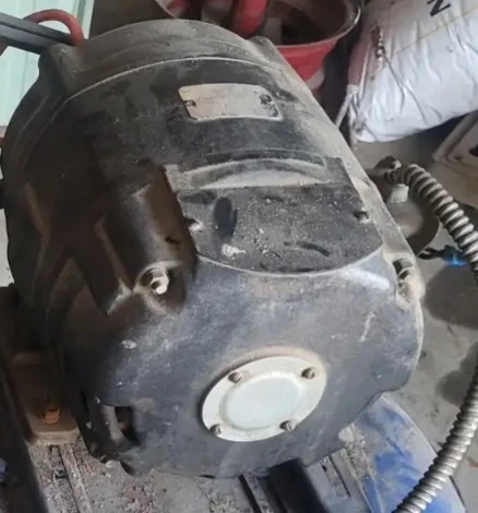 Electric motor - photo 2