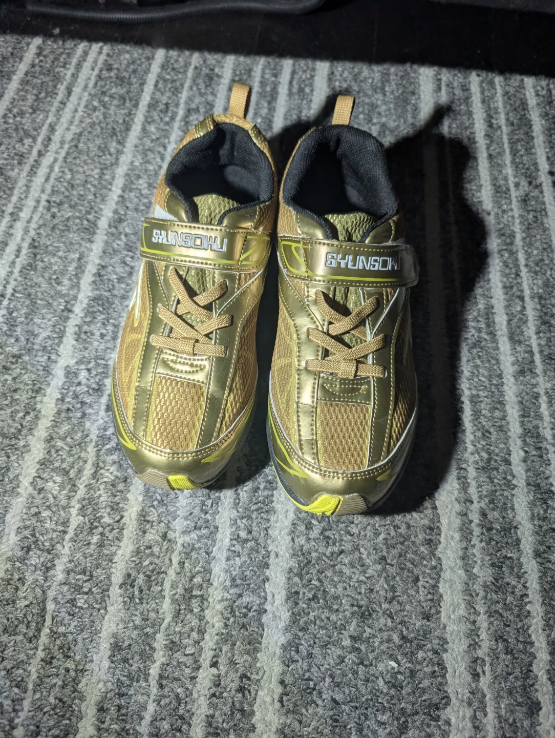 SYUNSOKU Kids Gold Athletic Shoes - photo 2