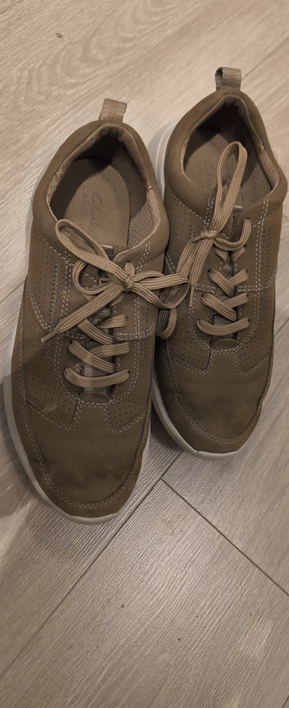 US 10 Clarks Brown Suede Lace-Up Sneakers