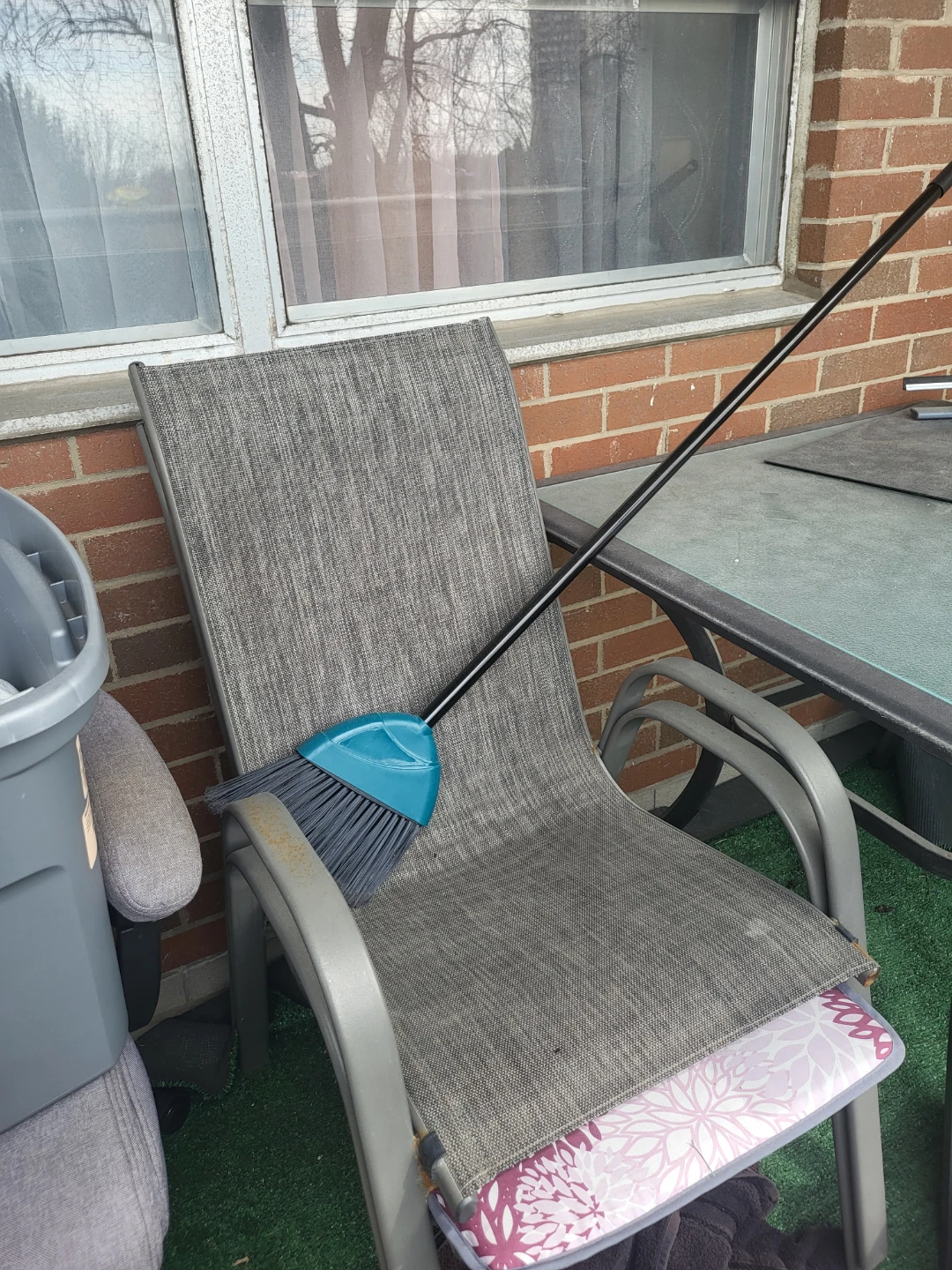 Outdoor table with 2 chairs with 2 seat pads - photo 2