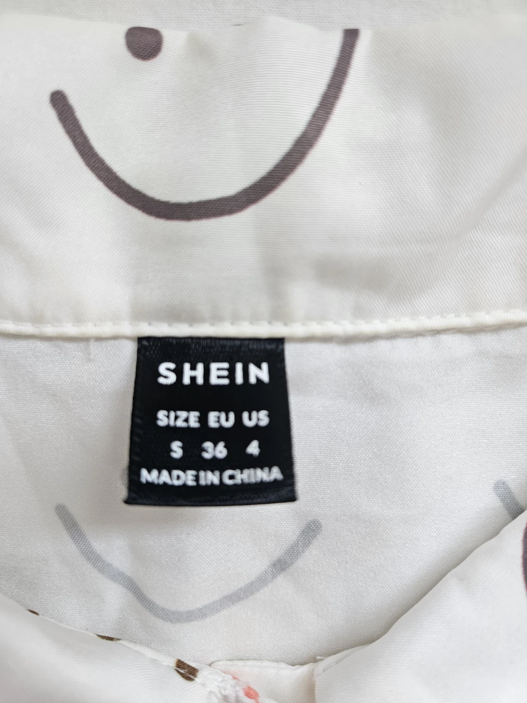 White Smiley Face Crop Shirt Size S - photo 2