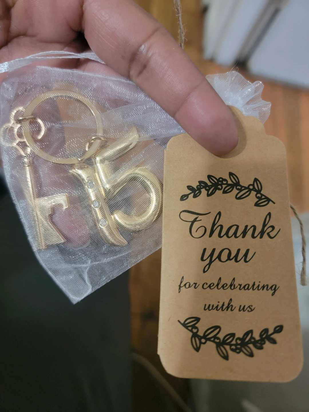 Gold "15" and Key Keychain Favors (30 pc)
