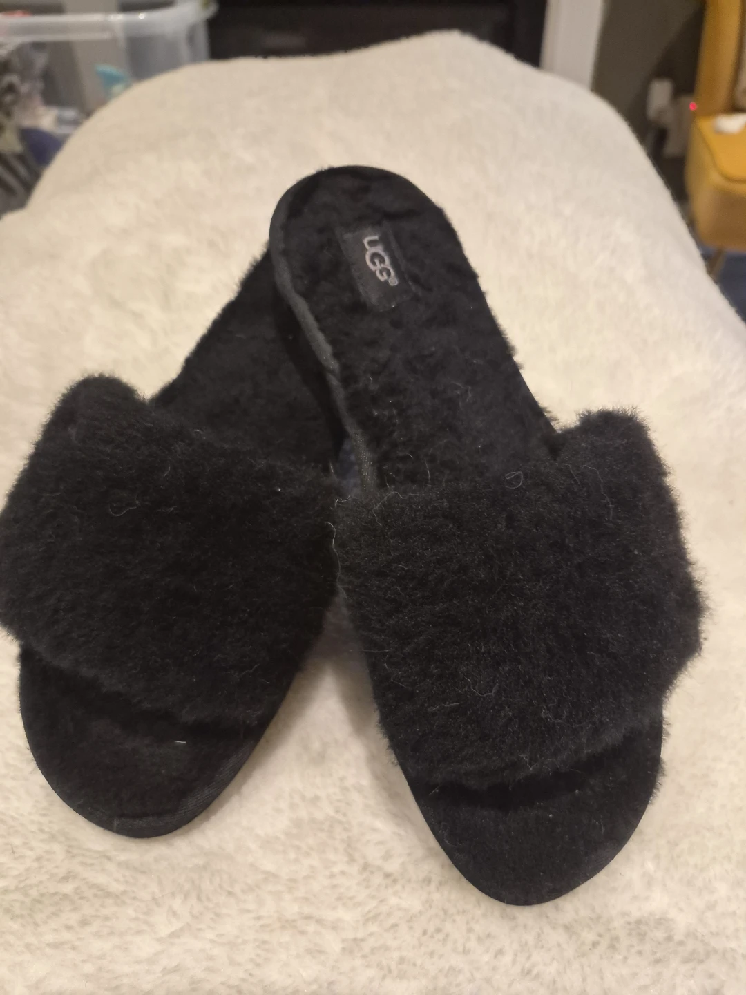 UGG Black Fluff Yeah Slides