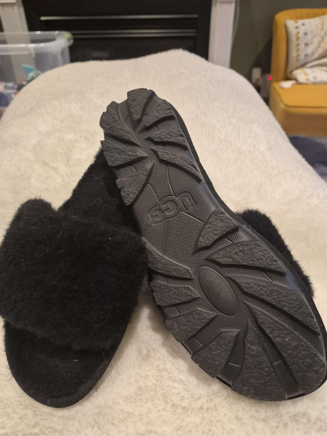 UGG Black Fluff Yeah Slides - photo 4