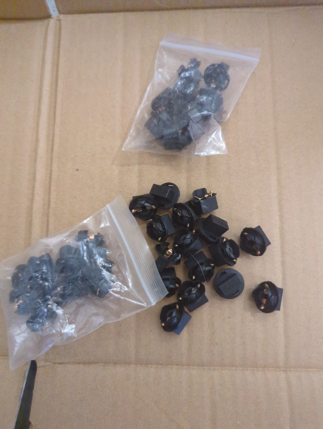 Assorted Small Light Bulbs and Bases - photo 3