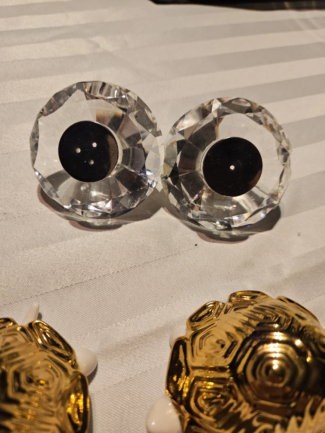 Set of 2 Gold Turtles and crystal salt + pepper shaker. - photo 2