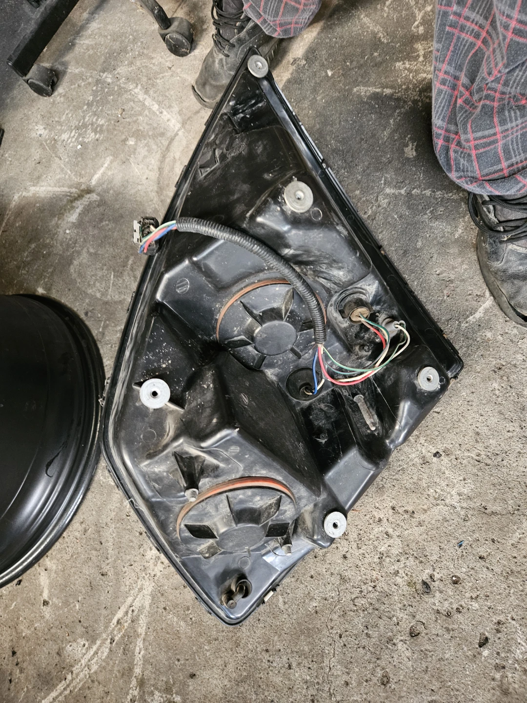 headlight for a Volvo VNL commercial truck.  - photo 4