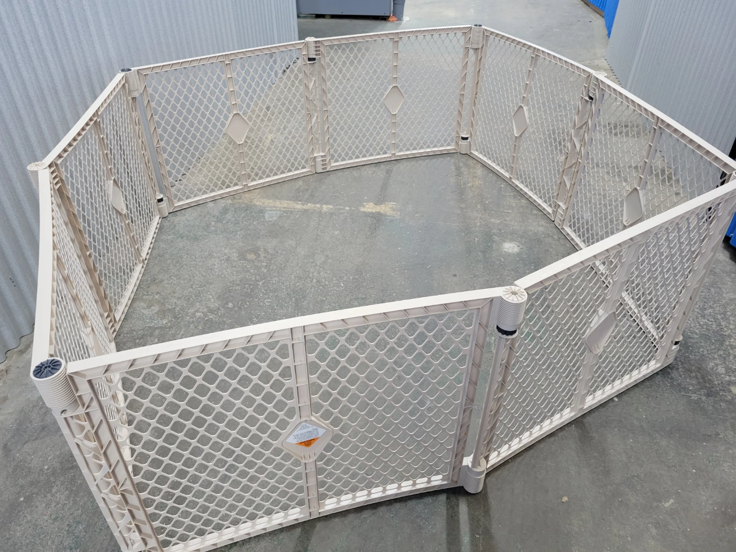 Kids/pets plastic Gate