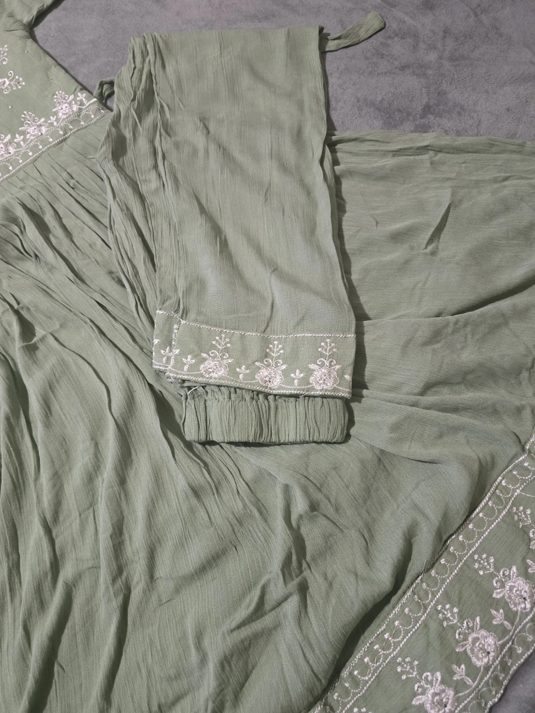 Brand new Embroidered Green Kurti and Pants Set size girls Xl - photo 3