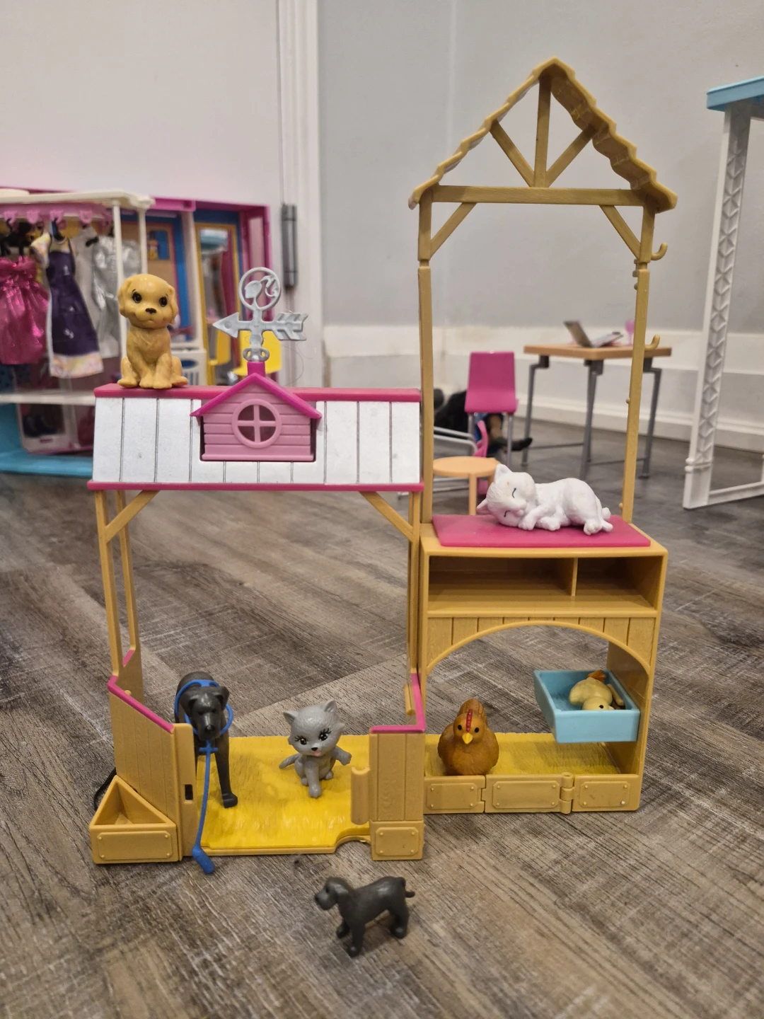 Barbie Dreamhouse and Accessories - photo 2