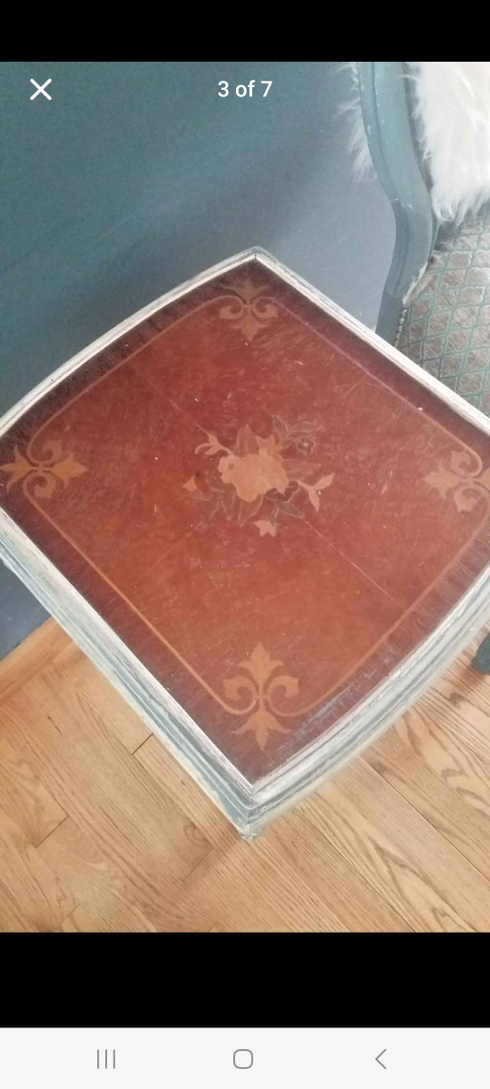 Vintage Accent Table with Ornate Legs - photo 3