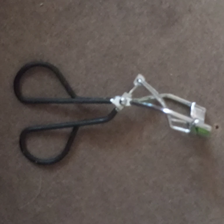 Eyelash Curler