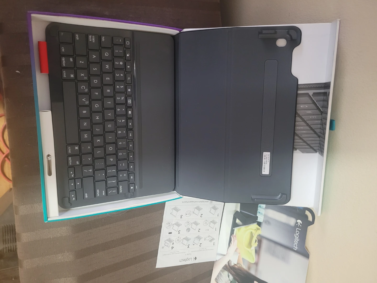 Logitech Type+ protective case Bluetooth keyboard iPad Air 2 - photo 3