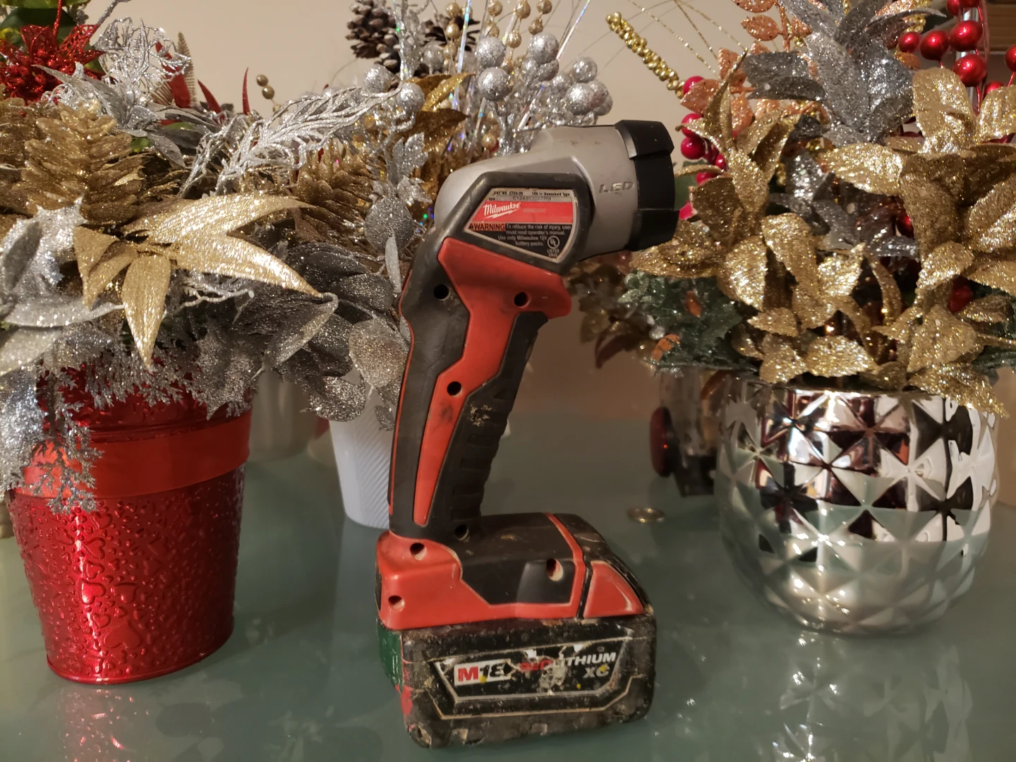 Milwaukee M18 LED Work Light with battery - photo 3