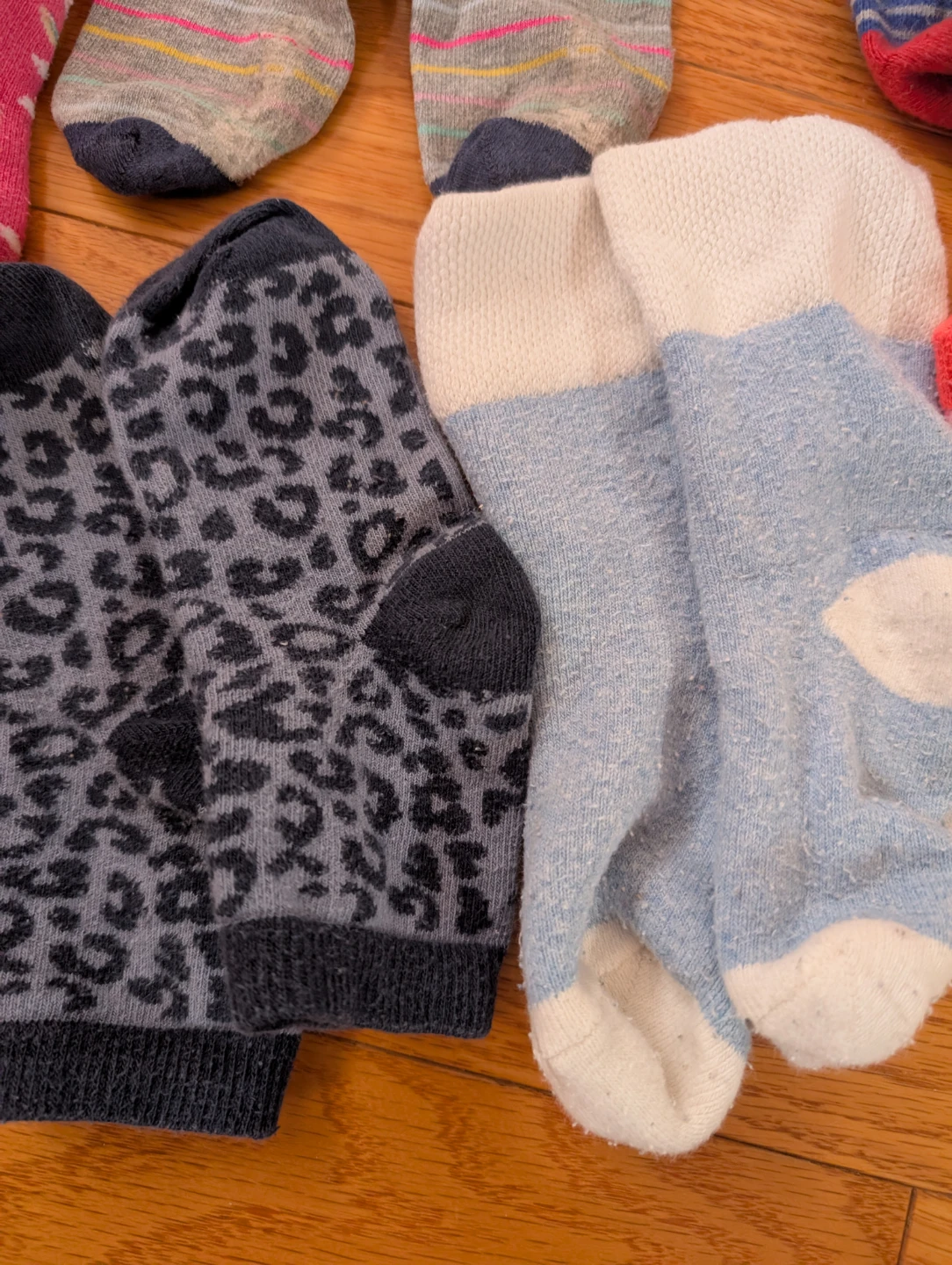 Lot of 12 Pairs Assorted Kids’ Socks - photo 3