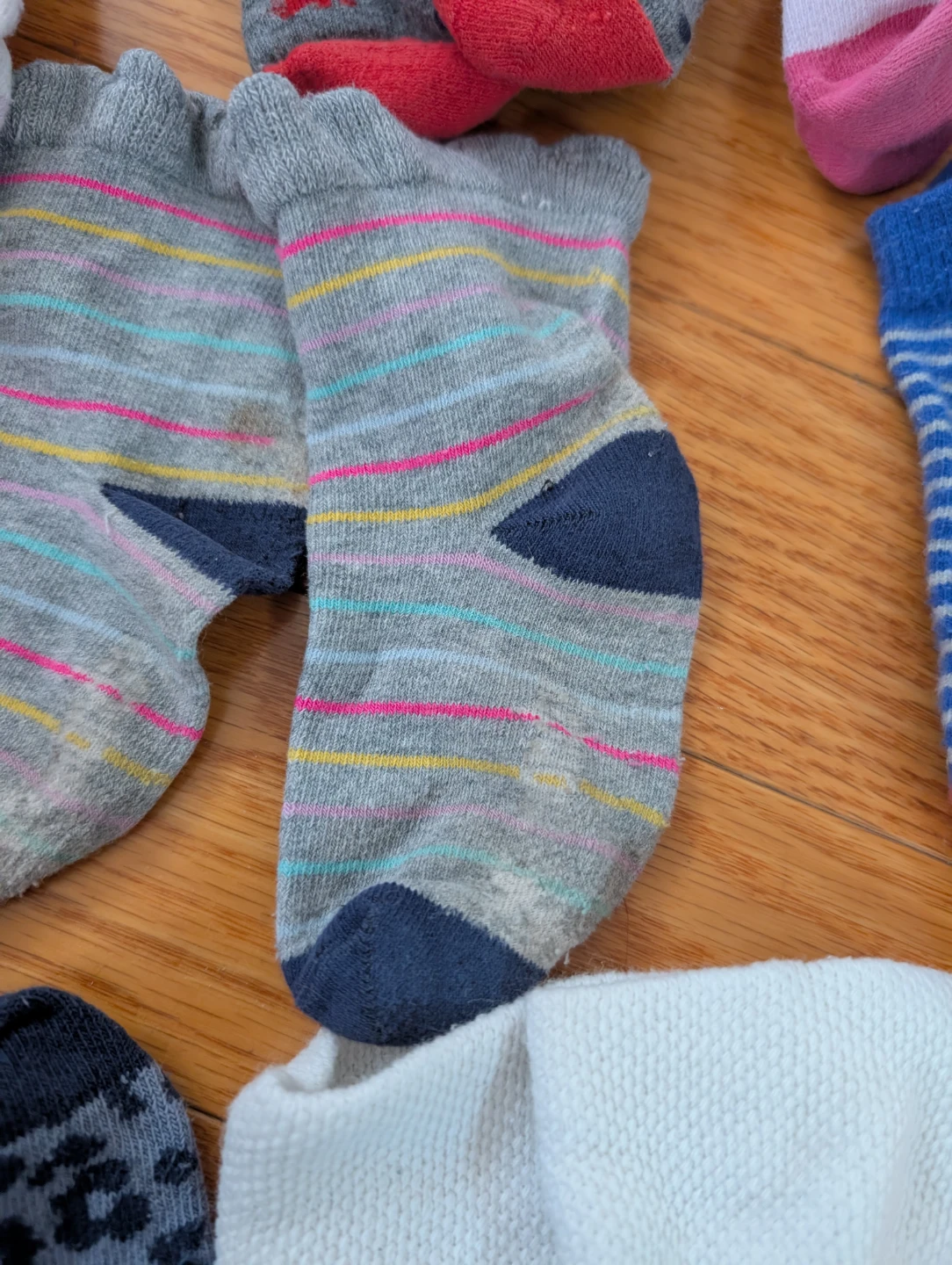 Lot of 12 Pairs Assorted Kids’ Socks - photo 4