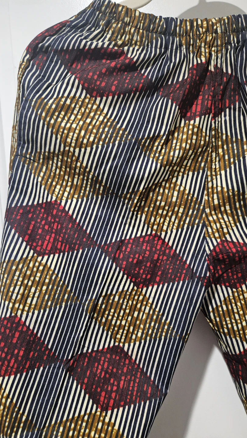 NEW Patterned Elastic Waist Pants, Size Medium, with shirt - photo 3